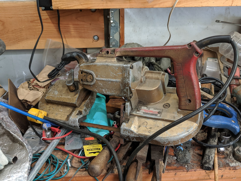 Illustration for article titled Portable Band Saw